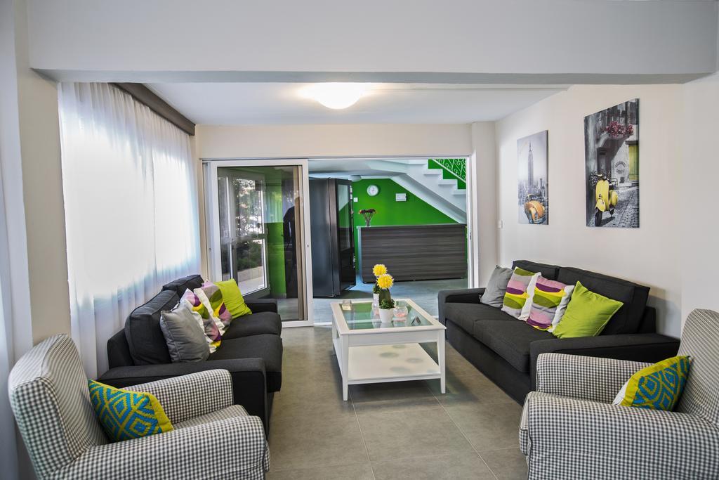 Merab Napa Suites Ayia Napa Esterno foto