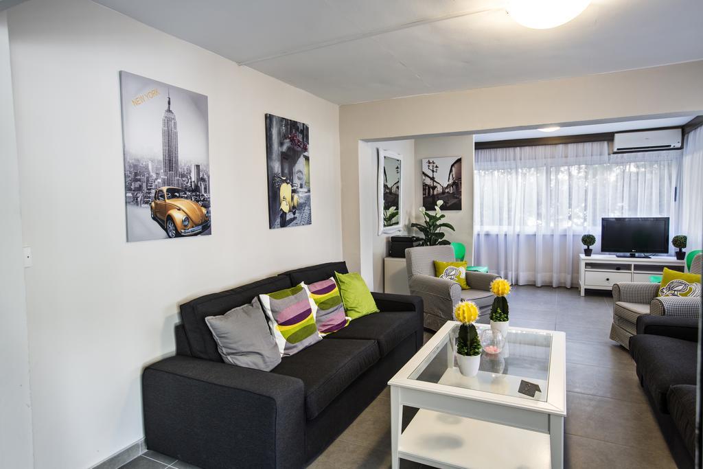 Merab Napa Suites Ayia Napa Esterno foto