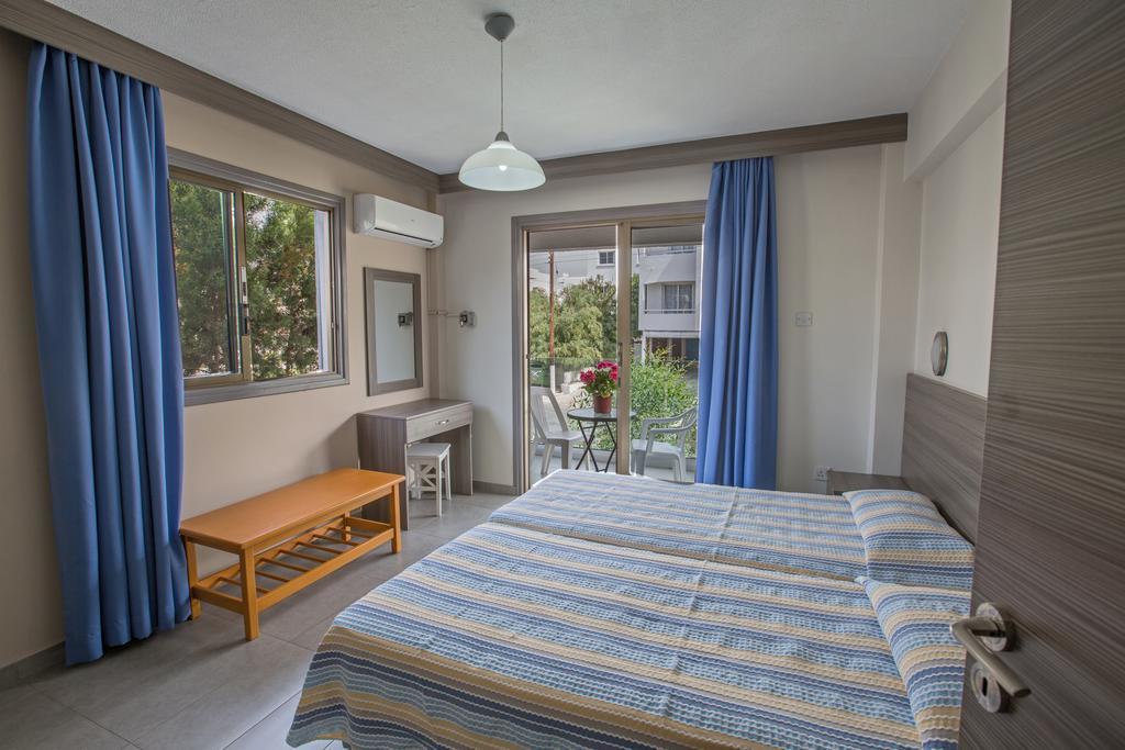 Merab Napa Suites Ayia Napa Esterno foto