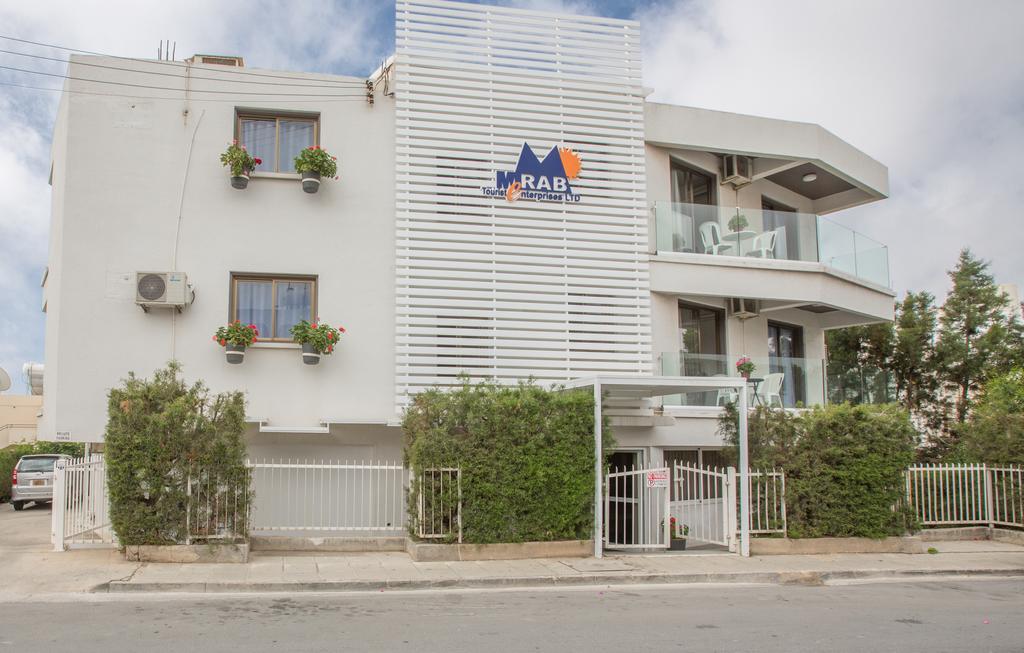 Merab Napa Suites Ayia Napa Esterno foto