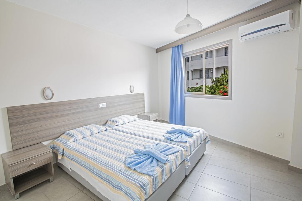 Merab Napa Suites Ayia Napa Esterno foto