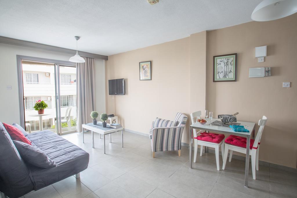 Merab Napa Suites Ayia Napa Esterno foto